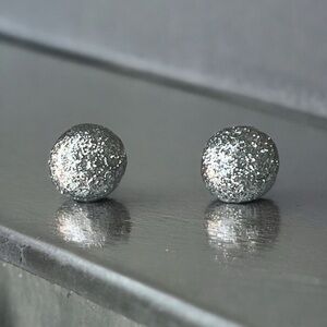 NWT - Glitter stud earrings